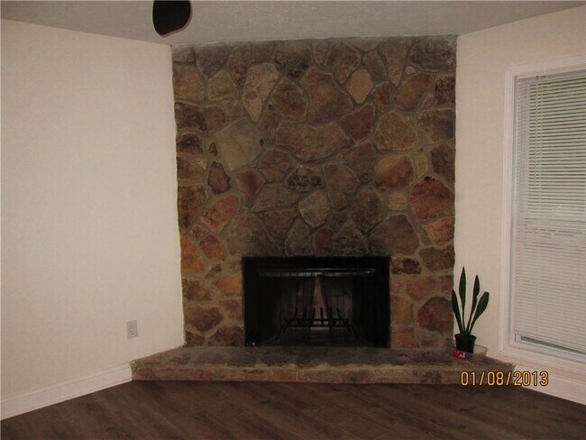 Building Photo - 6712 Ivy Log Dr SW