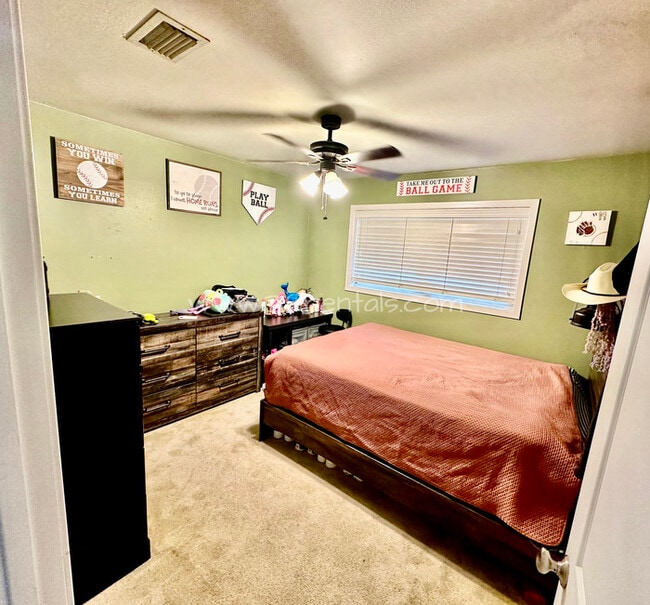 Building Photo - 7313 Camelback Dr