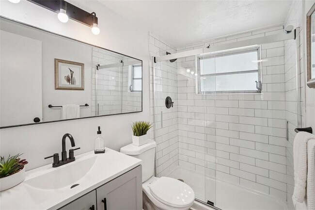 Building Photo - 3524 Cincinnati Dr