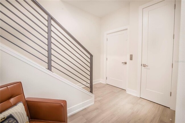 Building Photo - 536 4th Ave S