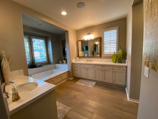 Building Photo - Exceptional Remodeled & Professionally Fur...