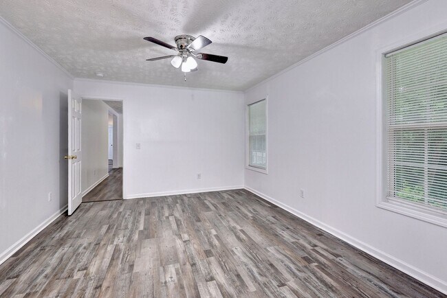 Building Photo - 9431 Jenkins Ln