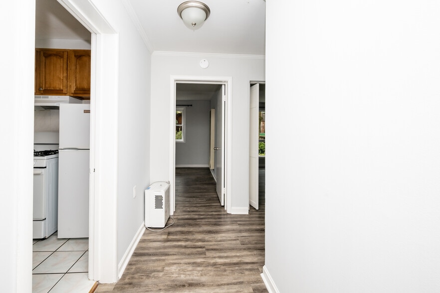 Building Photo - 1737 9th Ave