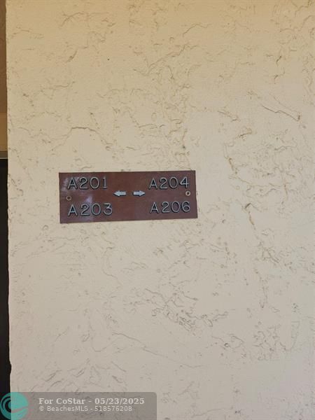 Building Photo - 2659 Carambola Cir N