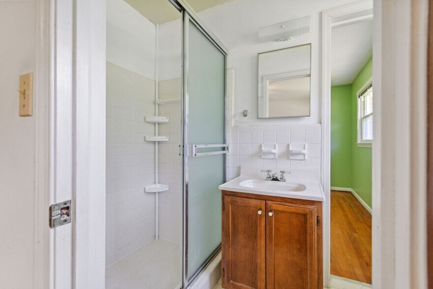 Building Photo - 1876 Cameo Ct