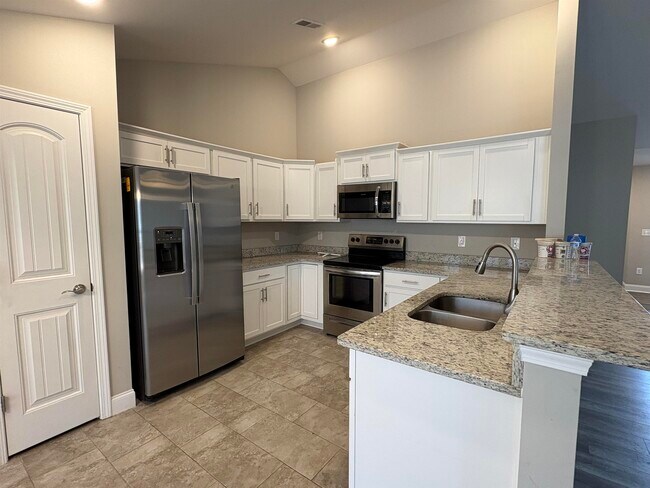 Building Photo - 104 Ringding Dr