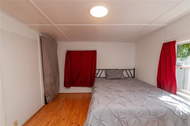 Building Photo - 1235 Bass Blvd