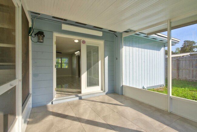 Building Photo - Cute 3/2 home in Orange Park