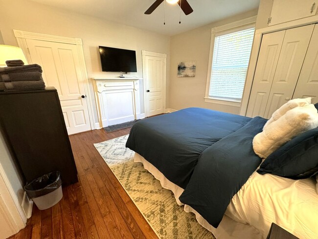 Building Photo - 3 Bed 1 Bath Modern Home