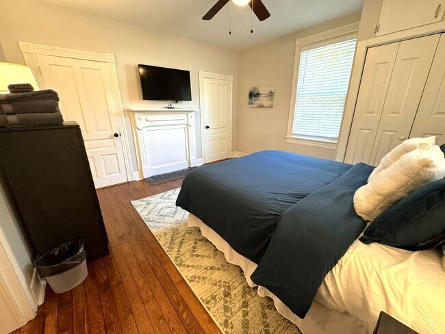 Building Photo - 3 Bedroom/1 Bath Home