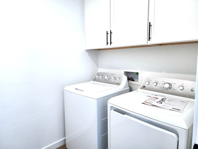 Building Photo - 362 N Lagrasse Ln