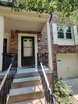 Building Photo - 1010 River Oaks Dr