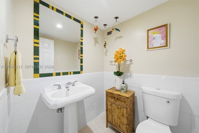 Building Photo - 5401 Collins Ave