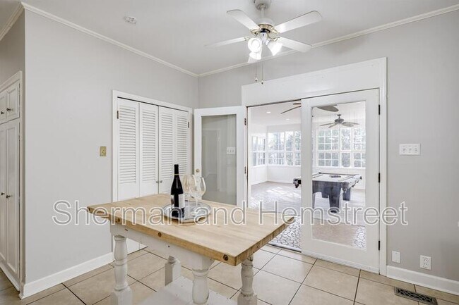 Building Photo - 289 Ashbrook Dr