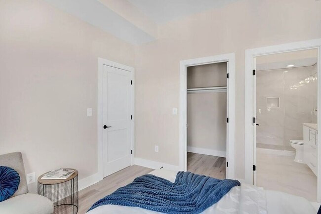 Building Photo - 1130 Penn St NE