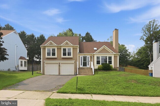 Building Photo - 7690 Green Garland Dr
