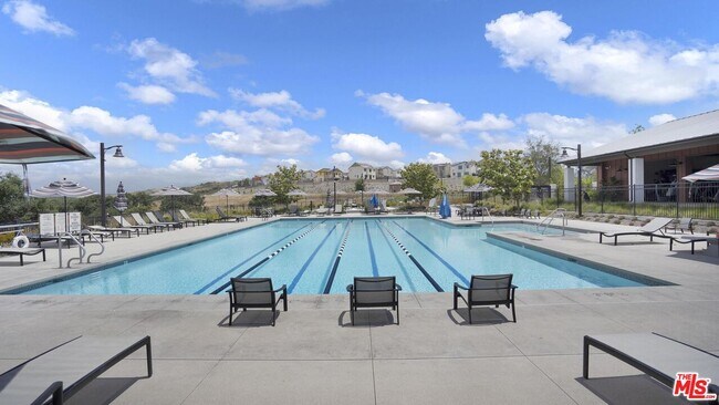 Building Photo - 61 Harness Wy