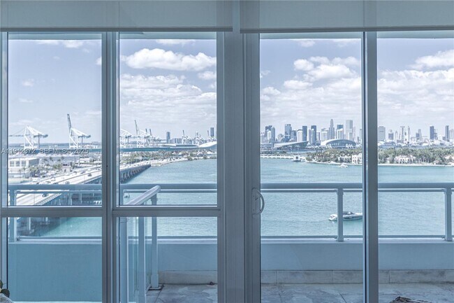 Building Photo - 520 West Ave