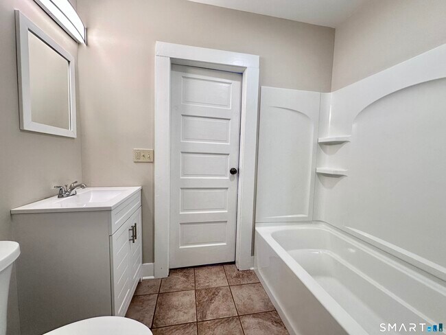 Building Photo - 38 Spring St