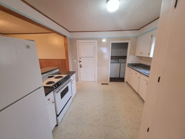 Building Photo - Spacious 2bd / 1Bath home in the Perry District!