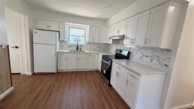 Building Photo - 540 Oak St