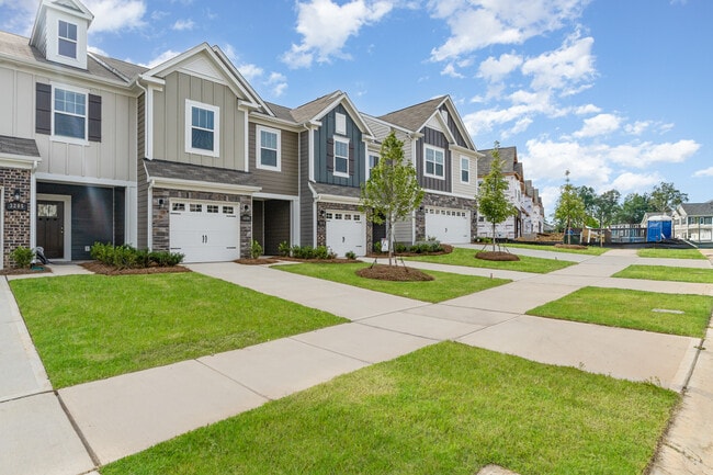 Building Photo - 3209 Lilac Grove Dr