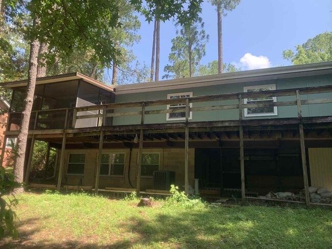Building Photo - 2305 Domingo Dr