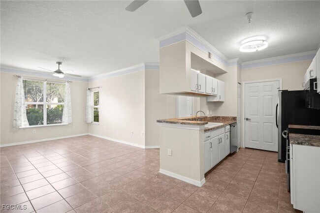 Building Photo - 11511 Villa Grand