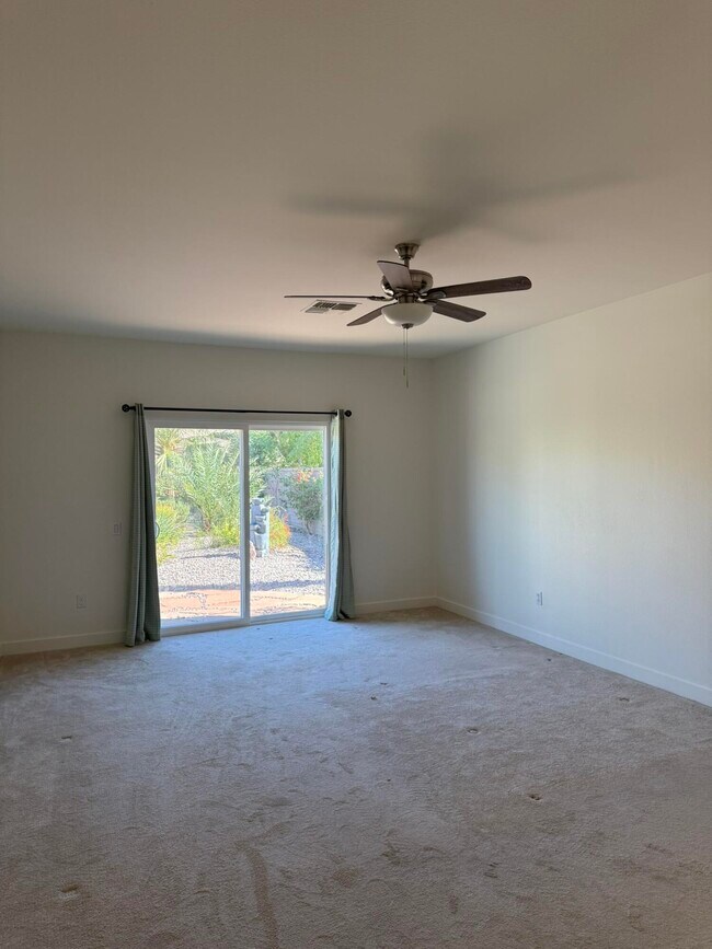 Building Photo - 36582 Crown St