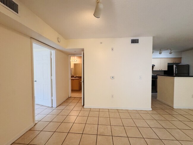 Building Photo - 4271 San Marino Blvd