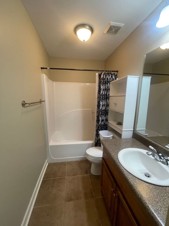 Building Photo - Eagle Landing Townhome