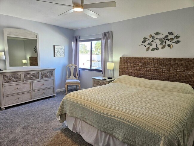 Building Photo - 1555 Tarpon Center Dr