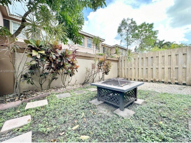 Building Photo - 202 Riverwalk Cir