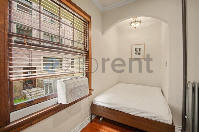 Building Photo - Unit 120