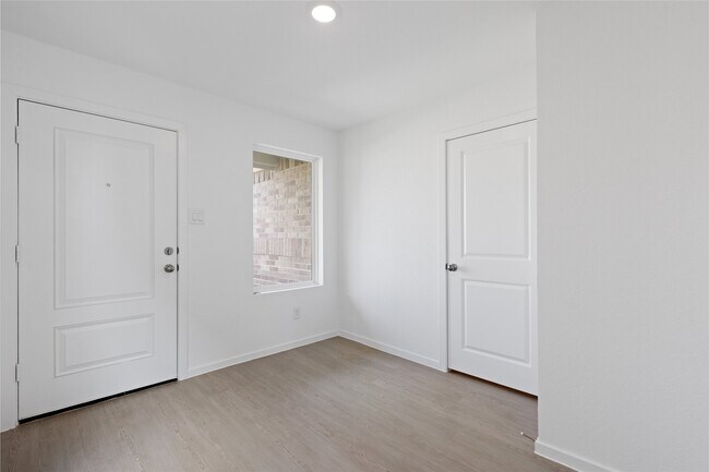 Building Photo - 16854 Great Highlands Dr