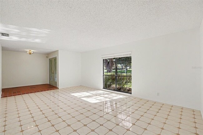 Building Photo - 648 Bua Dr