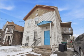 Building Photo - 312 Eastern Ave