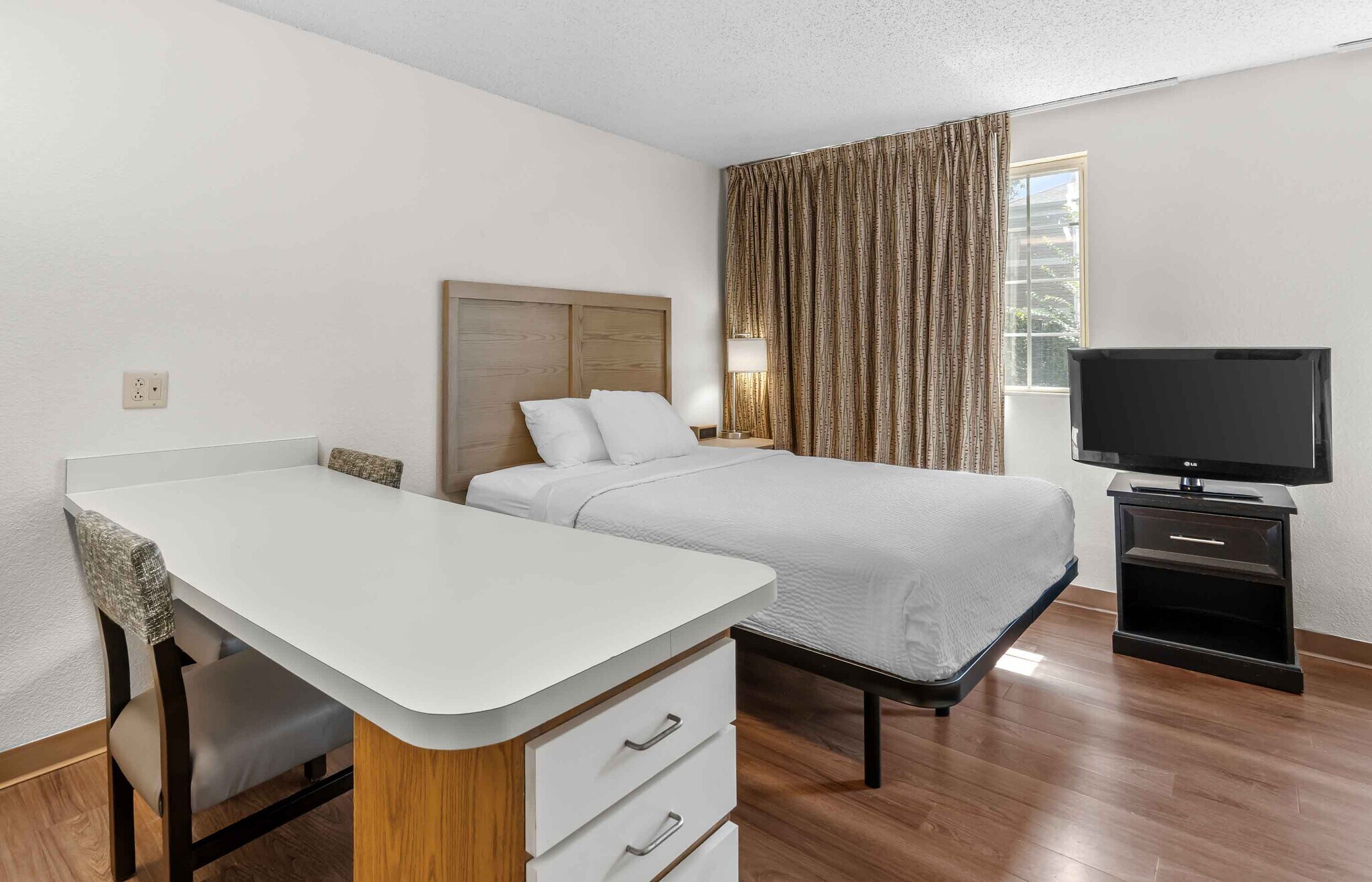 Building Photo - Furnished Studio-Dallas - Plano Parkway