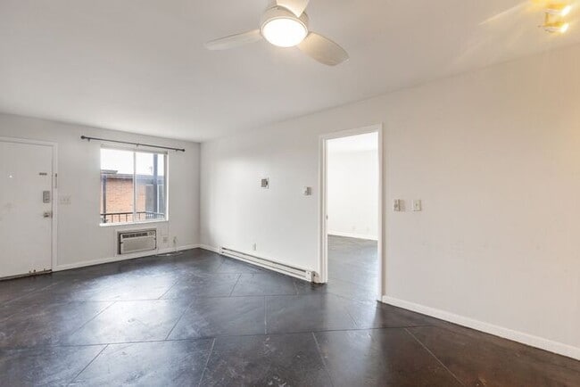 Building Photo - Prime Location 1 beroom-1 bathroom in Green Hills