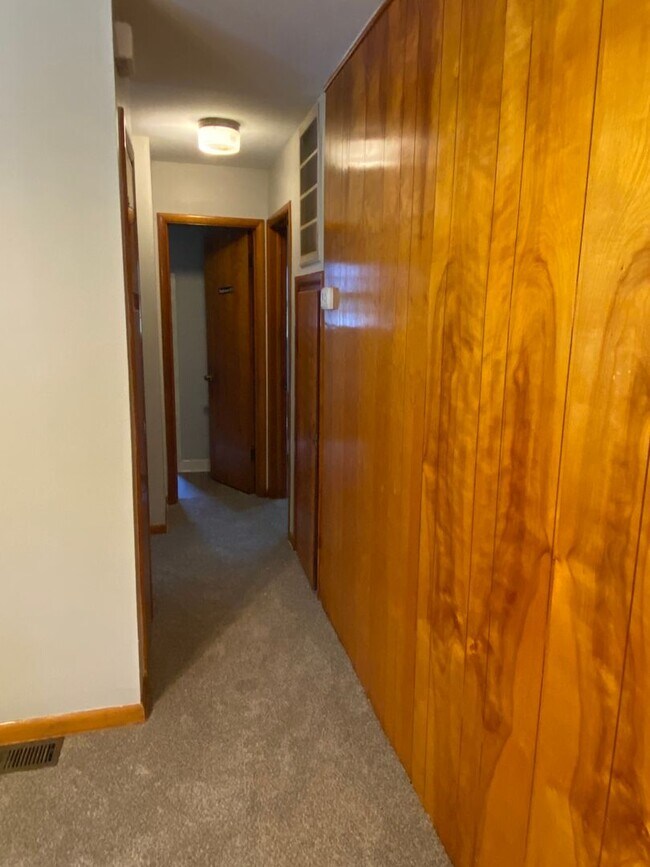 Building Photo - Country Living! Cute 2 bedroom 1 bath home...