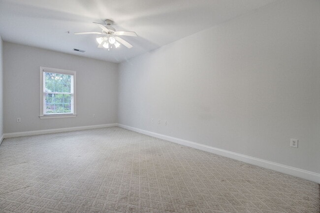 Building Photo - 1025 Riverland Woods Pl