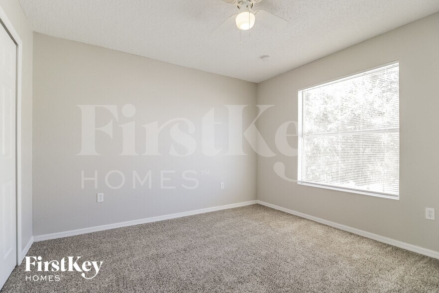 Building Photo - 556 Big Sioux Ct