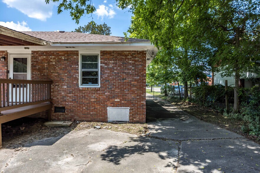 Building Photo - 3824 Forrest Rd