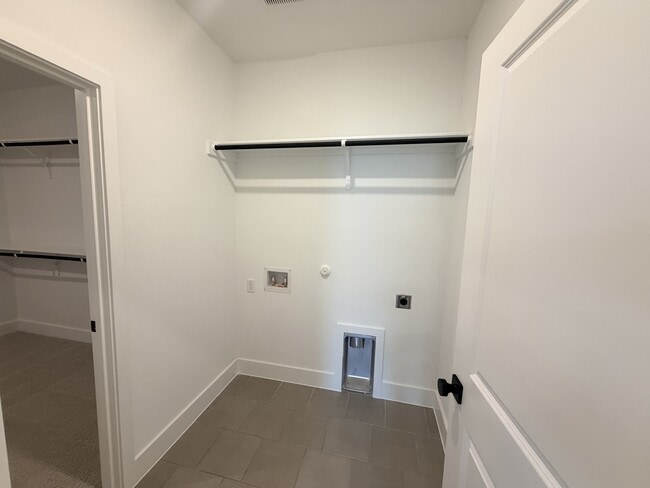 Building Photo - 405 Bauer Lp