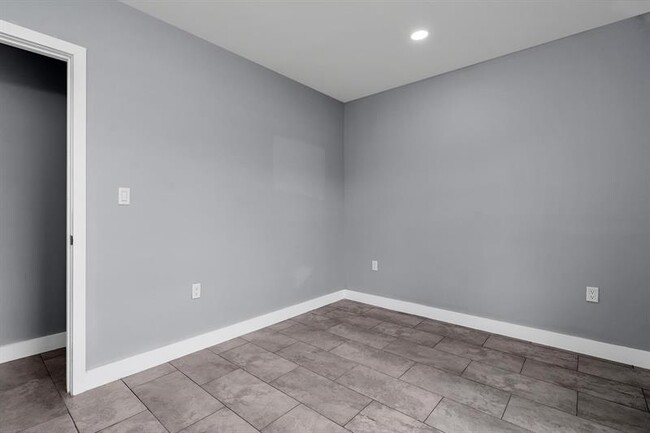 Building Photo - 14620 Tyler St