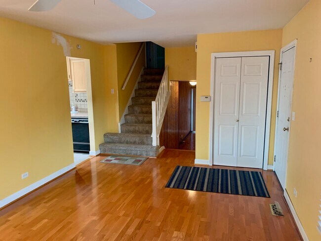 Building Photo - 156 Brookside Dr