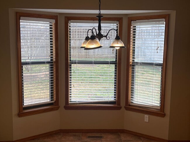 Building Photo - Sit Back, Relax. Your New home Awaits.