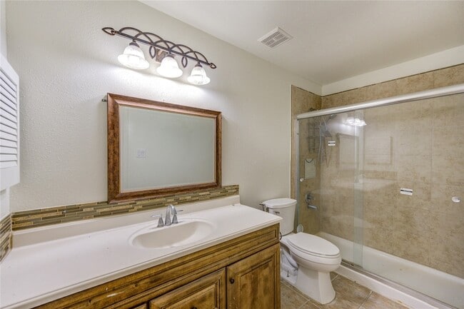 Building Photo - 16830 Scenic Gardens Dr