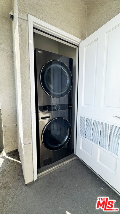 Building Photo - 1025 Dewey Ave