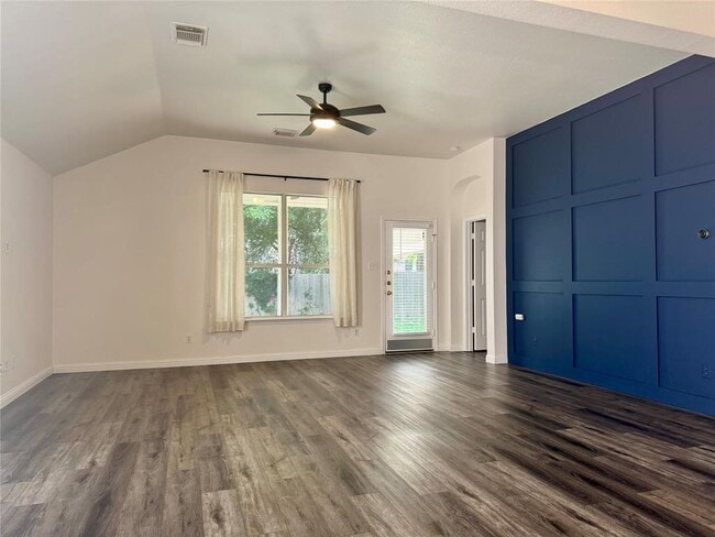 Building Photo - 5615 Taylorcrest Dr